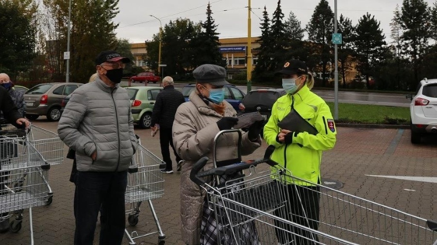 Polícia upozorňuje dôchodcov na