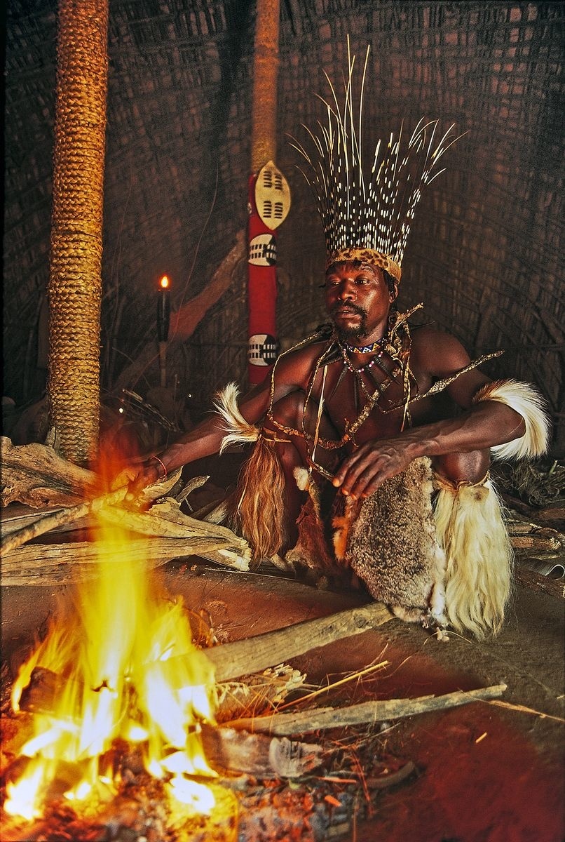 Africký šaman mal pomôcť