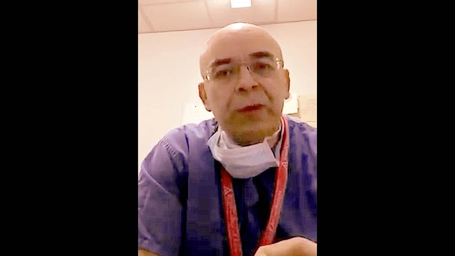 Doktor pôsobí v Škótsku niekoľko rokov.