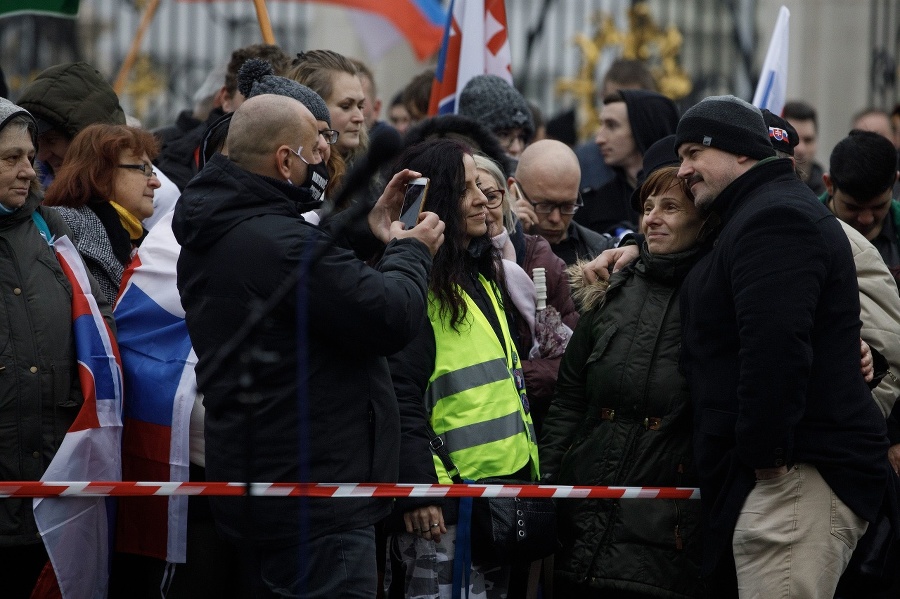 Protest proti vláde a