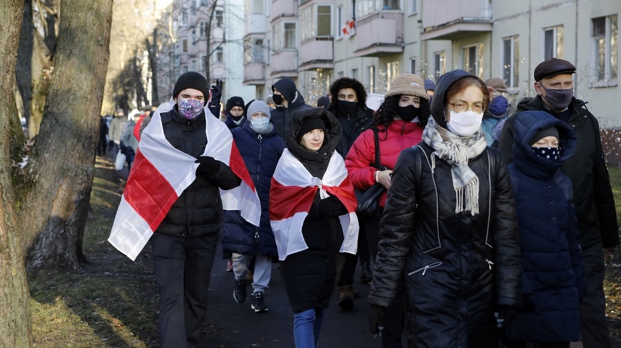 Demonštranti sa rozdelili na