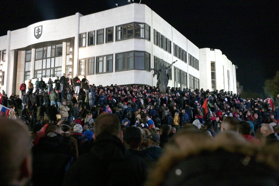 Väčšina ľudí na proteste