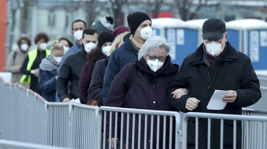 Rakúsko spustilo hromadné testovanie obyvateľstva.