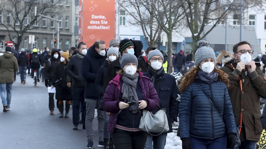 Rakúsko spustilo hromadné testovanie obyvateľstva.