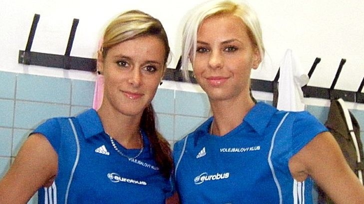 2008: Alexandra (vpravo) hrávala