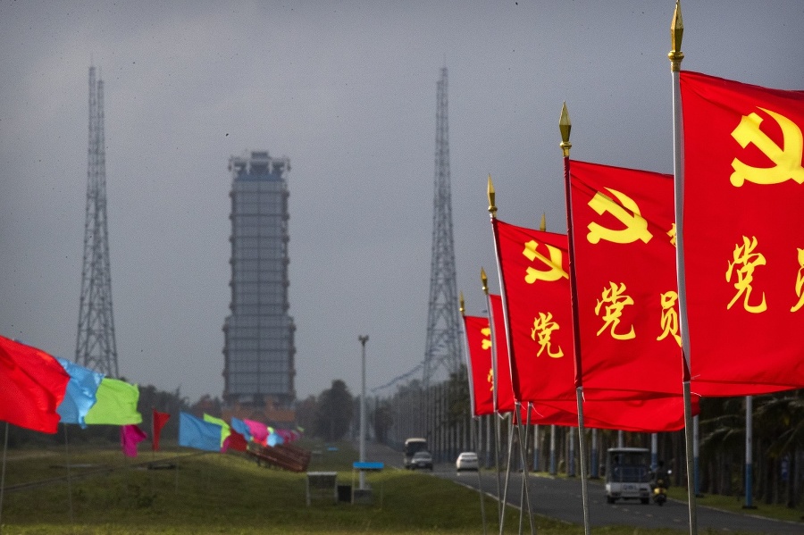 Vlajky s logom komunistickej
