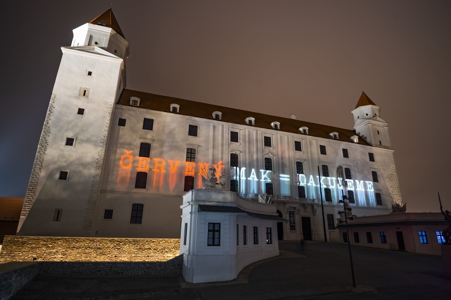 Vysvietený Bratislavský hrad pri