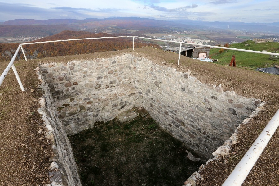 Zvyšky mohutnej obytnej veže