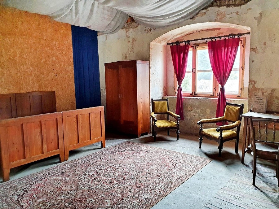 Izba s historickým nábytkom