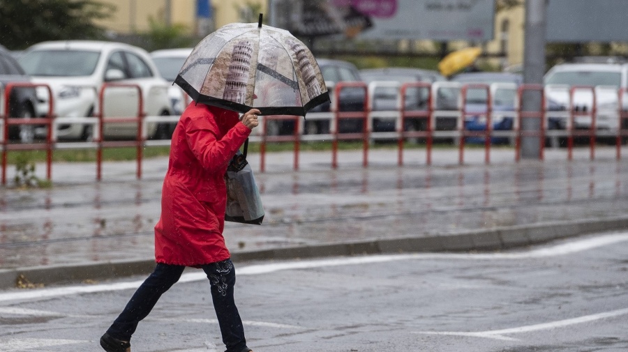 Slovensko zasiahli intenzívne lejaky.