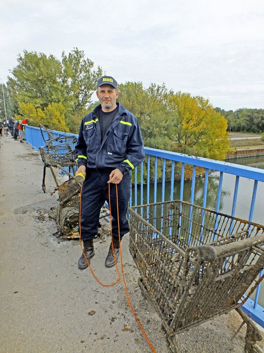 Úlovok: Okrem nákupných vozíkov