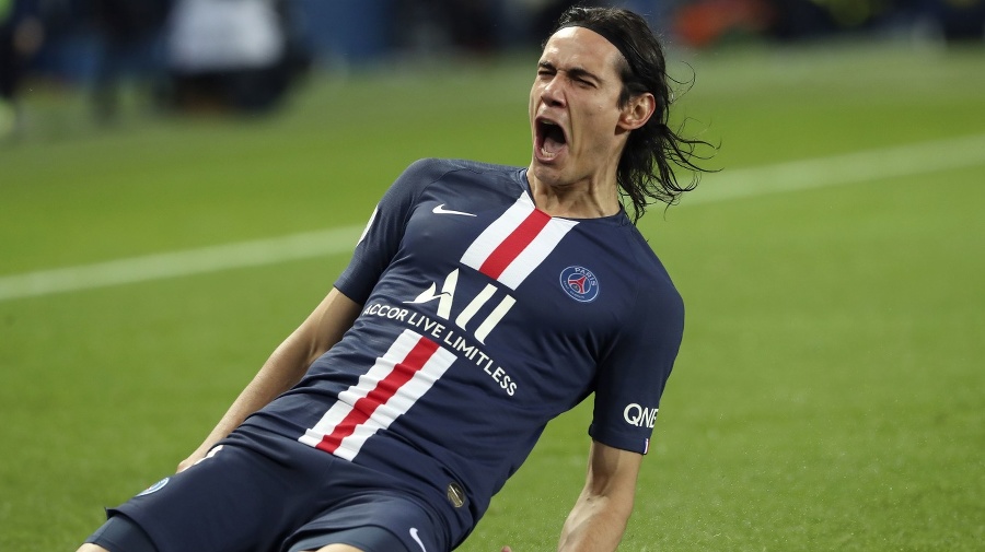 Edinson Cavani oslavuje gól