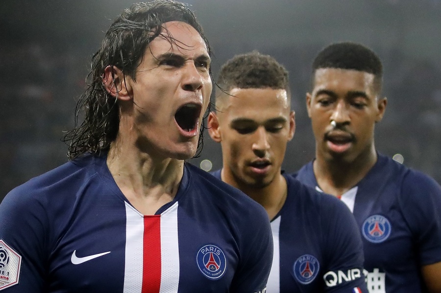 Edinson Cavani oslavuje gól