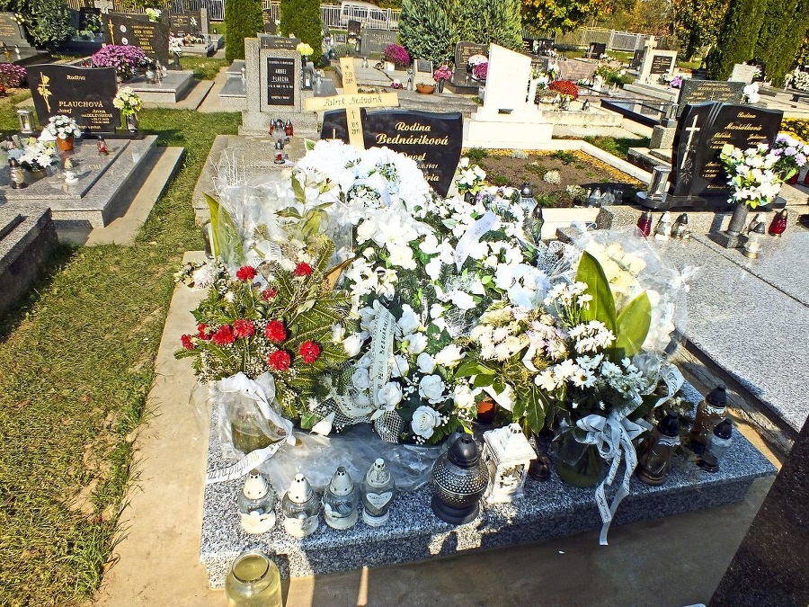 Chlapca pochovali na cintoríne