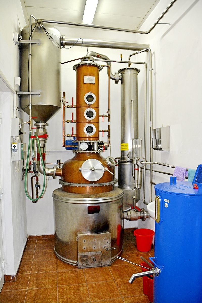 Destilačná aparatúra slúži zákazníkom