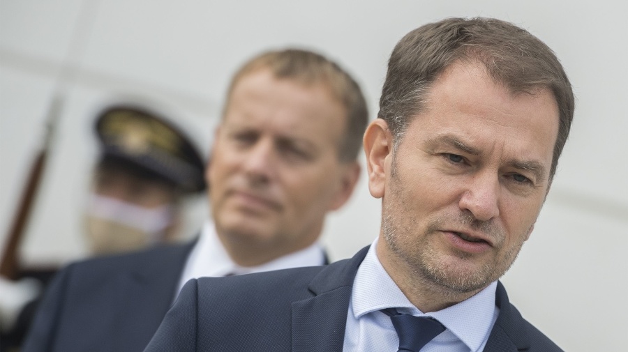 Premiér SR Igor Matovič (OĽANO) a predseda Národnej rady (NR) SR Boris Kollár (Sme rodina) počas brífingu po spoločných raňajkách s prezidentkou SR Zuzanou Čaputovou v Prezidentskom paláci.