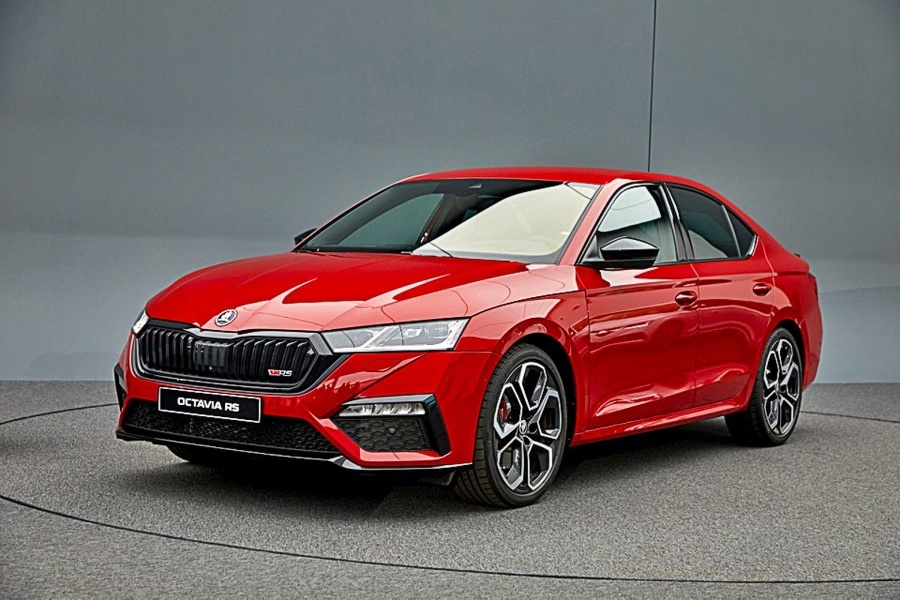 Pri incidente v centre Bratislavy sedel Gajdoš za volantom modelu Škoda Octavia RS.