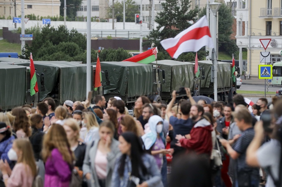 Pred ministerstvom školstva protestovali