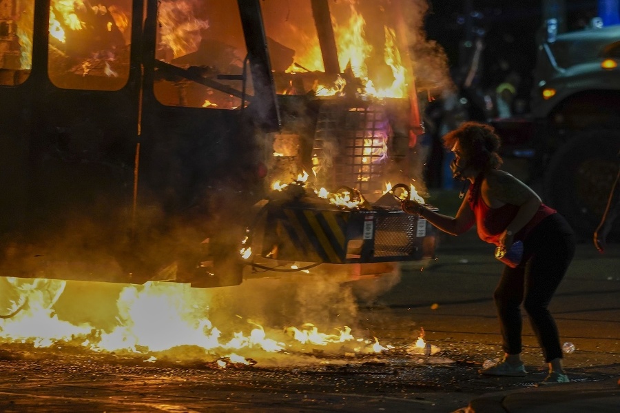 Polícia postrelila 29-ročného Afroameričana