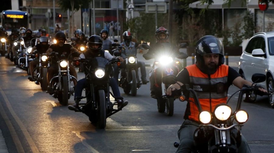 Motocyklisti sa protestnou jazdou