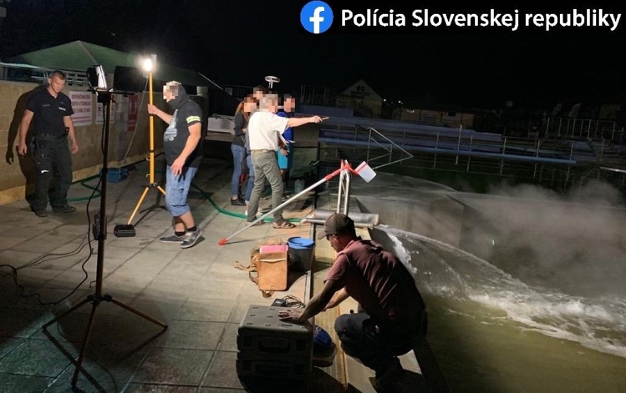 Policajt a znalci zabezpečujú