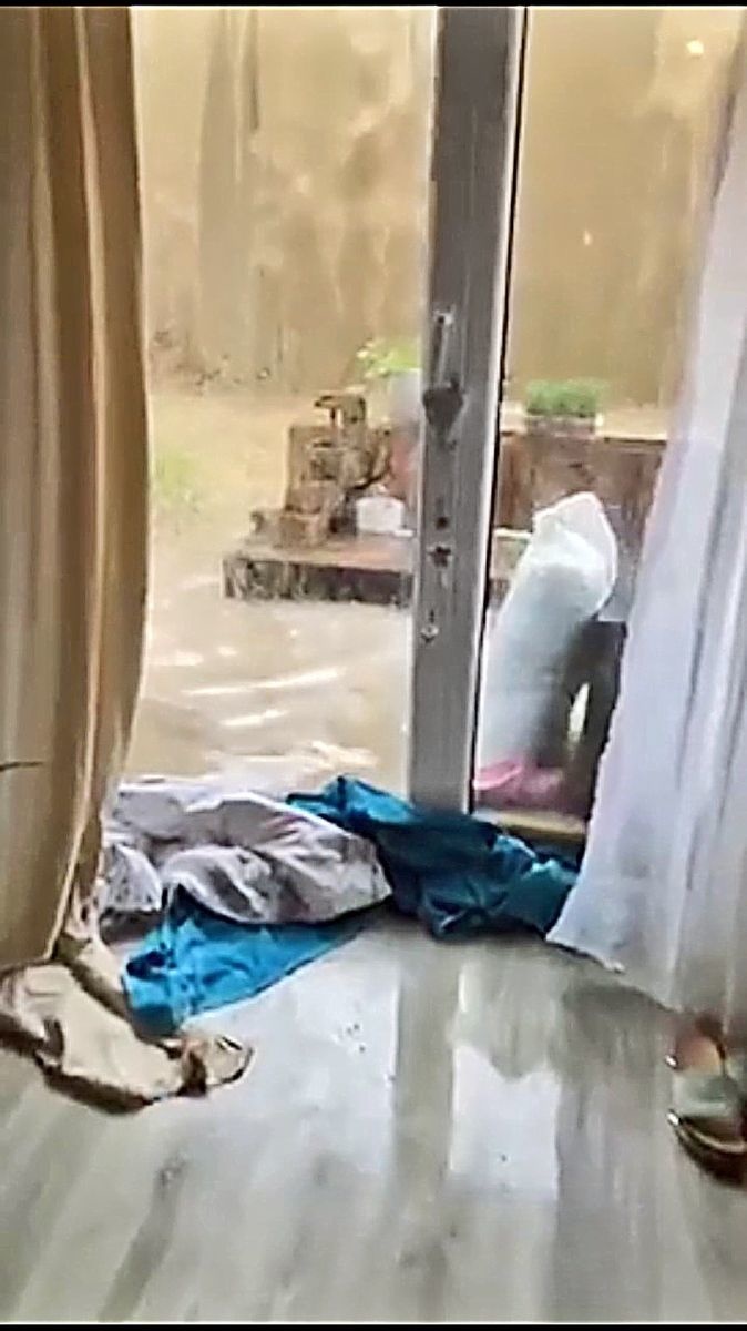 Obyvatelia v Senci ratovali všetko, čo mohli, no škody nebudú malé. 
