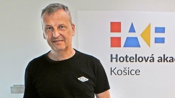 Igor Sabol (52), učiteľ