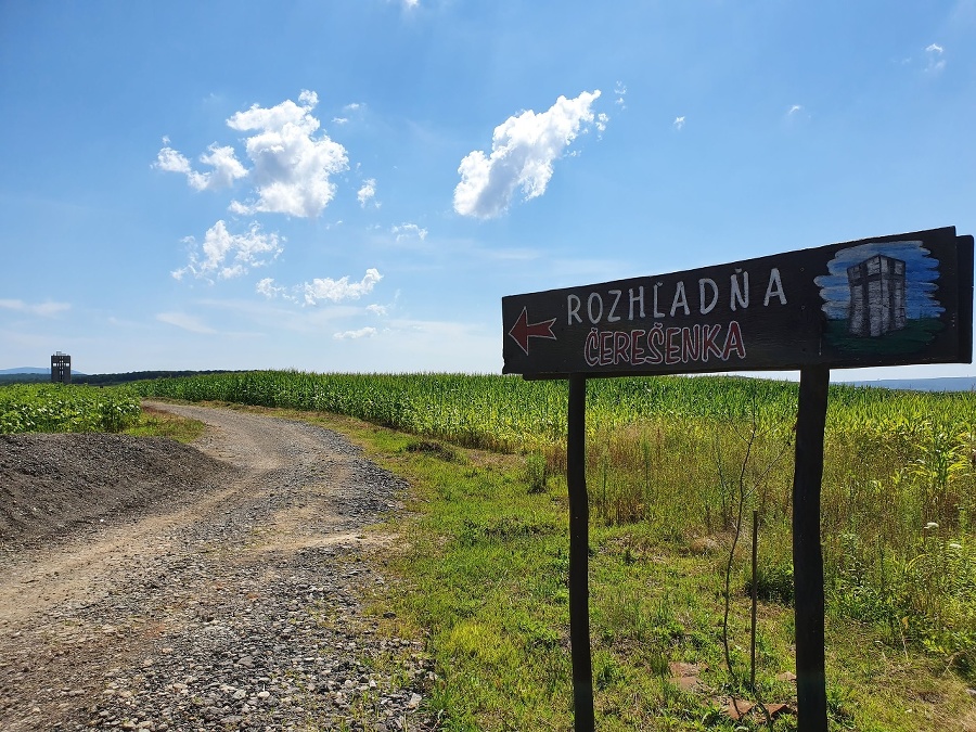 Na rozhľadňu Čerešenka chodí