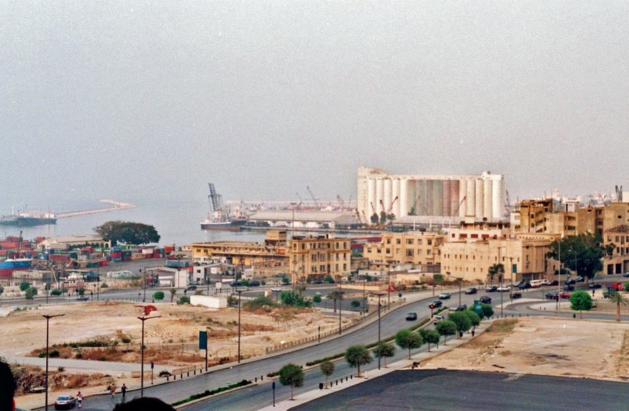 Silo bolo dominantou prístavu.