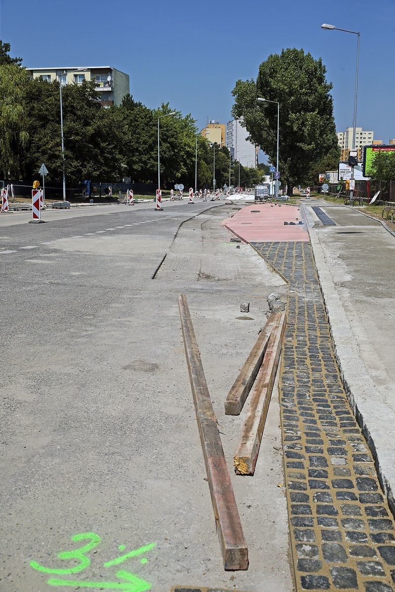 2. Na viacerých bratislavských cestách už prebieha rekonštrukcia. 