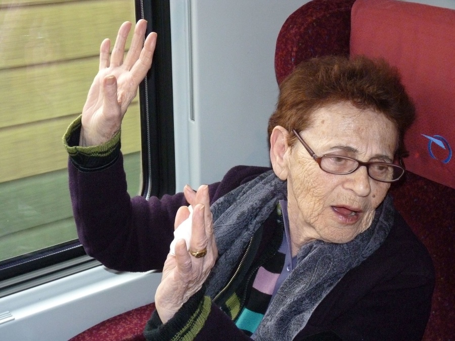 Edita Grosmanová v spomienkovom vlaku do Osvienčimu v roku 2012