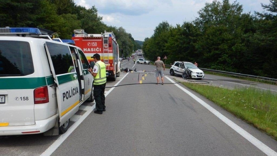 Zrážka motocykla a osobného