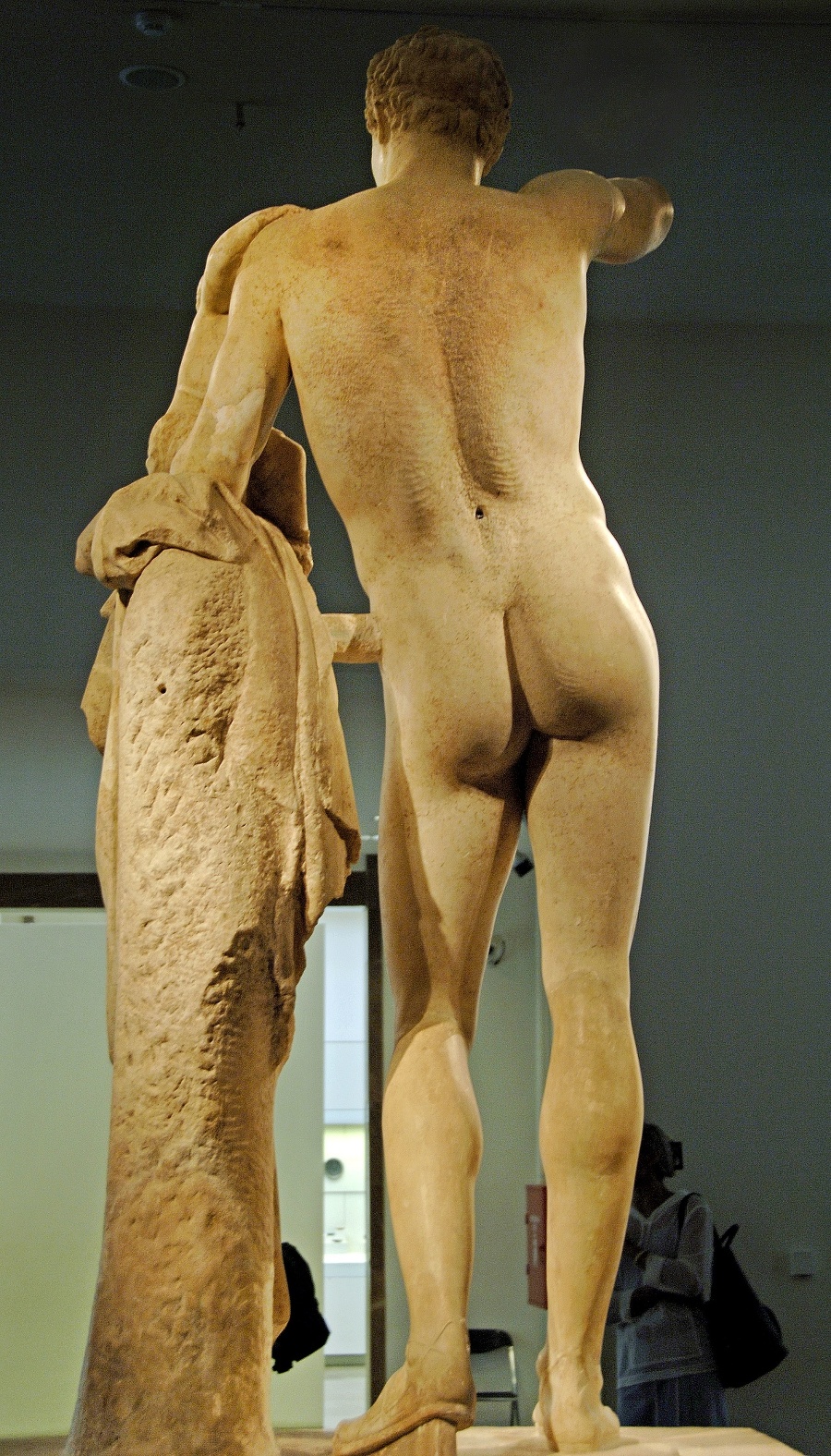 Hermes má sochu v