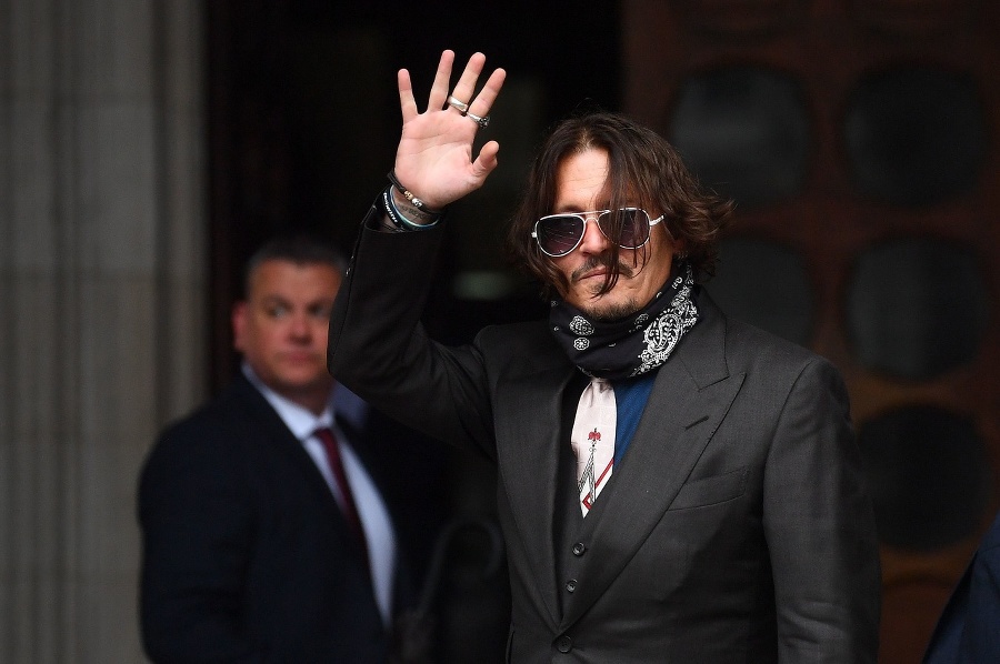 Johnny Depp pri príchode