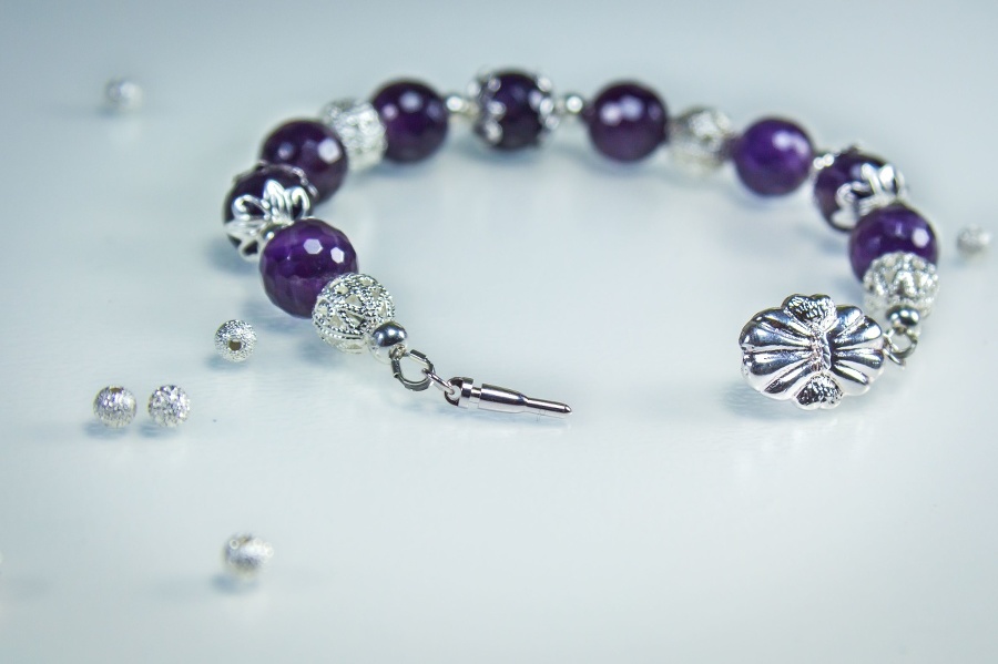 Bracelet with Amethyst beads