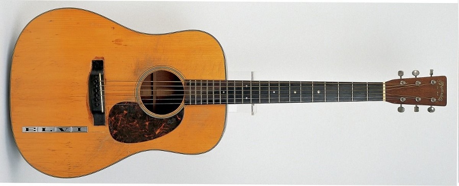 Martin D-18