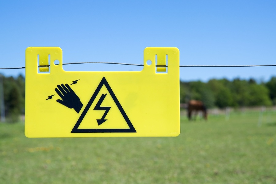 Electric fence sign and