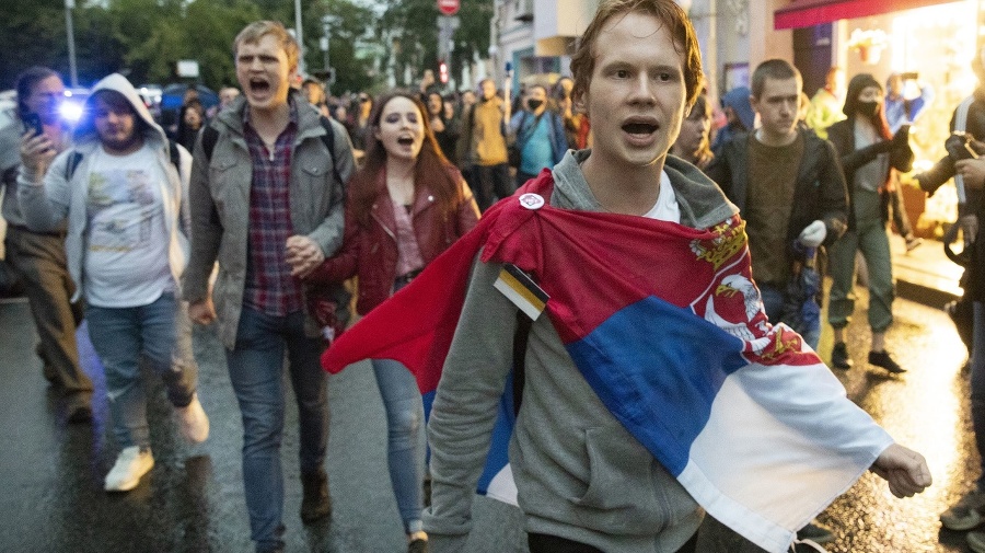 Polícia počas protestu proti