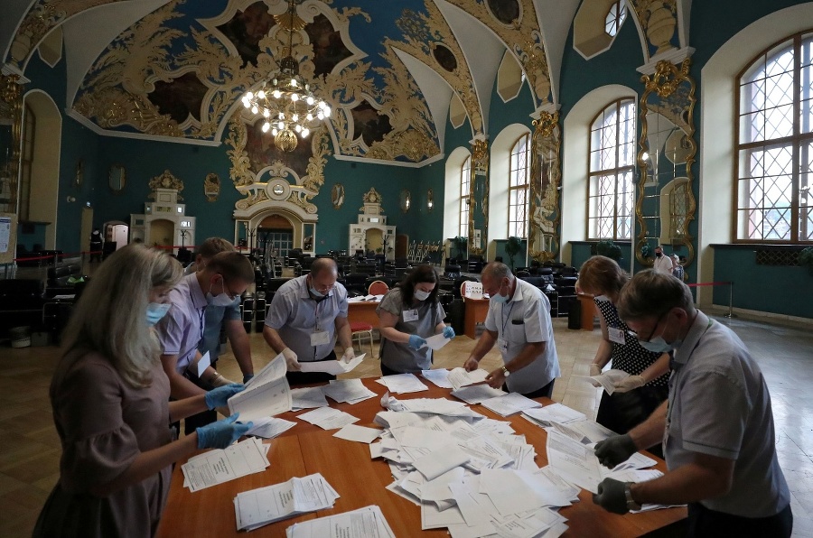 Sčítanie hlasov v Moskve.
