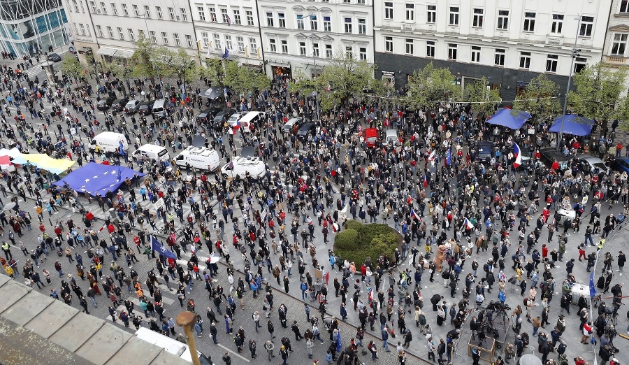 Na zhromaždení sa podľa