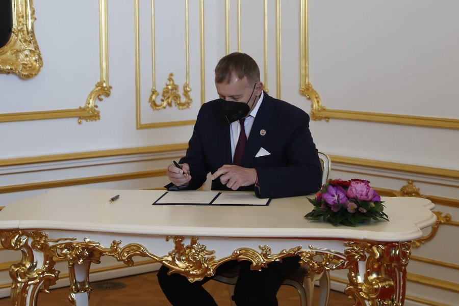 Boris Kollár počas podpisu