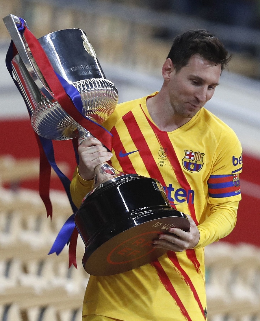 Messi pózuje s trofejou