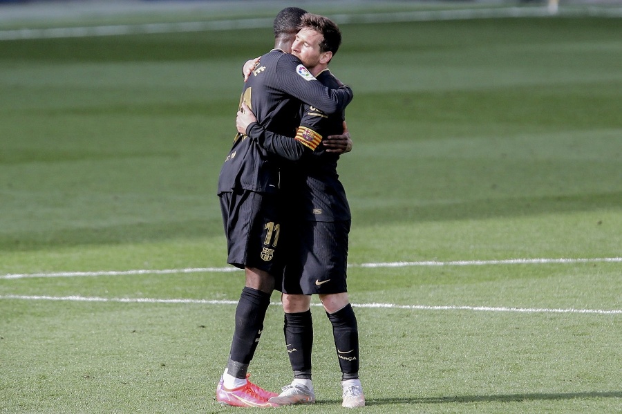 Futbalisti Barcelony zvíťazili nad Villarrealom 2:1.