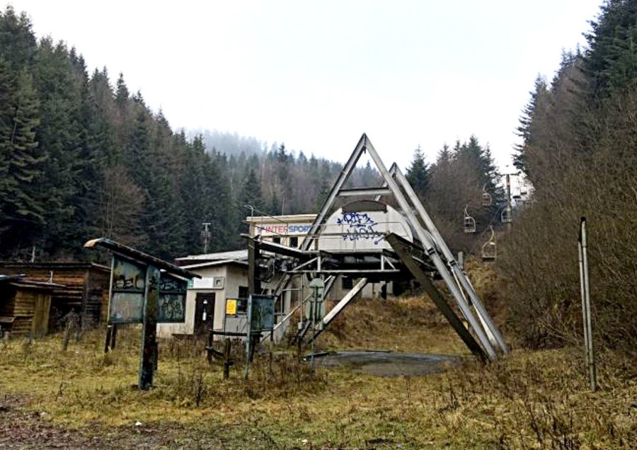 V ZLOM STAVE: Lanovka