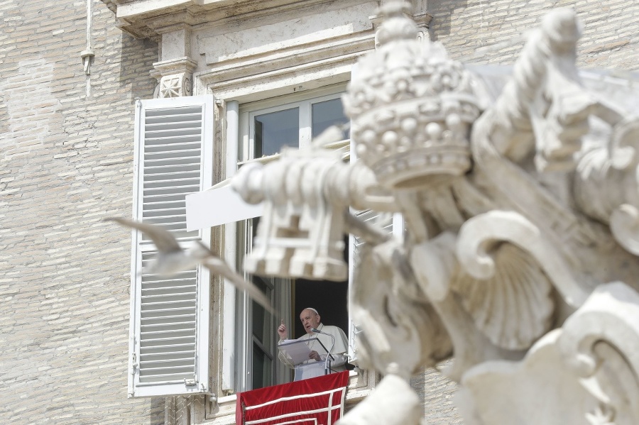 Pápež privítal veriacich na