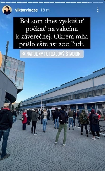 Moderátor Vincze zmapoval situáciu pri bratislavskom očkovacom centre pred záverečnou. Jeho manželka absolvovala očkovanie v inom meste.