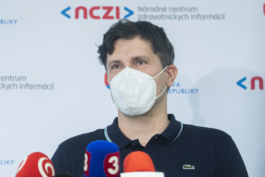 Bývalý generálny riaditeľ Národného centra zdravotníckych informácií (NCZI) Róbert Suja počas brífingu s novinármi.