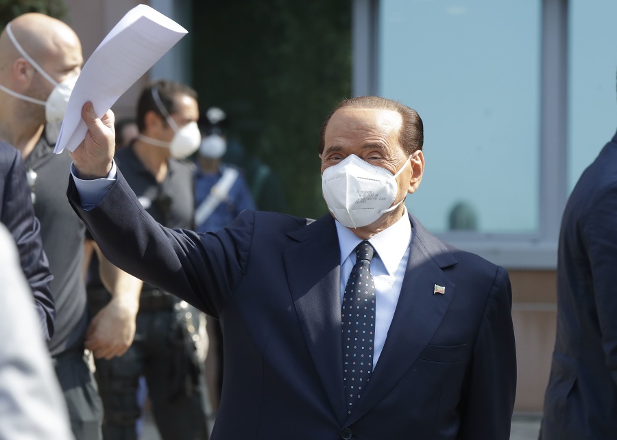 Berlusconiho opätovne hospitalizovali. 