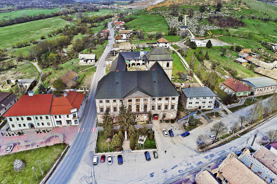 Dnes má strecha úplne nový šat, na obnovu dostali 141 500 €.