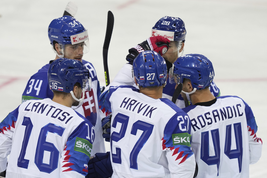 Slovenskí hokejisti sa tešia